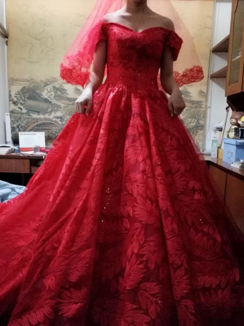 Luxury Gorgeous Red Lace Wedding Dresses 2018 Ball Gown Off The Shoulder Short Sleeve Backless 